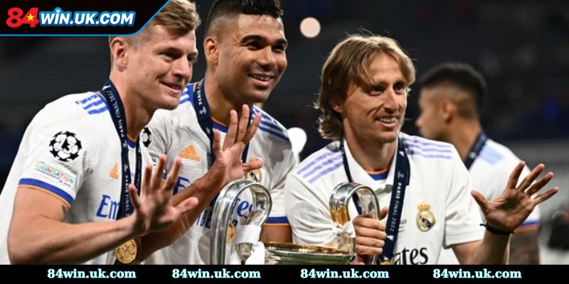 Vai trò cần biết của tiền vệ trung tâm trên sân bóng